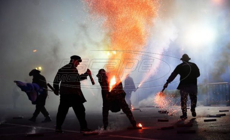 Έντονη αντιπαράθεση ΣΥΡΙΖΑ – ΝΔ για τον σαϊτοπόλεμο