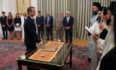 Ορκίστηκε πρωθυπουργός ο Μητσοτάκης - Σε εξέλιξη η τελετή παράδοσης στο Μαξίμου