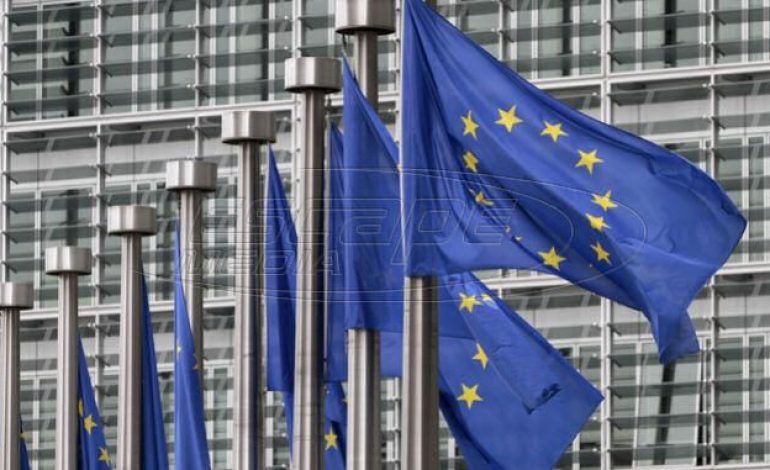 ΕΕ: Αναπτυξιακά μέτρα η αύξηση του κατώτατου μισθού και η 13η σύνταξη