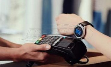 Ανέπαφες πληρωμές με τις κάρτες Alpha Bank Visa μόνο με το ρολόι σου
