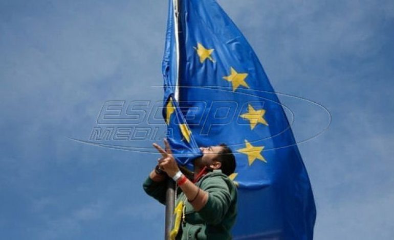 Καμπανάκι από τη ΕΕ σε έξι χώρες για την ένταξη προσφύγων: “Κίνδυνος να χαθεί μία γενιά”