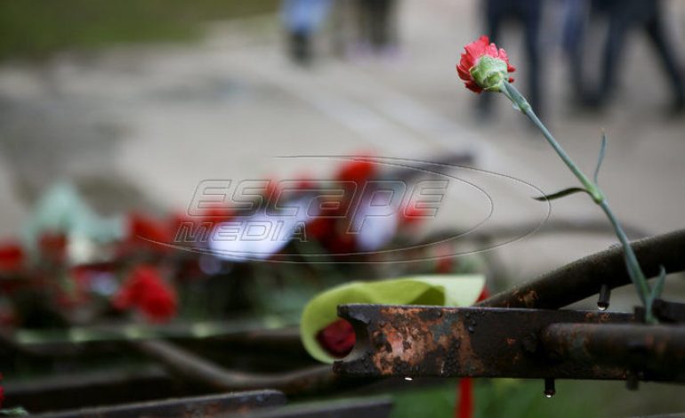 Mε κατάθεση στεφάνων οι εκδηλώσεις μνήμης για την επέτειο της εξέγερσης του Πολυτεχνίου