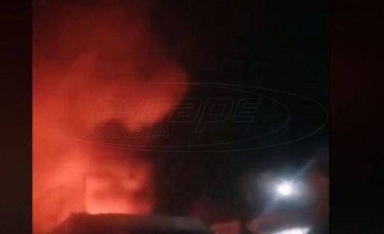 Μυτιλήνη: Στις φλόγες κέντρο υποδοχής της Σκάλας Συκαμνιάς