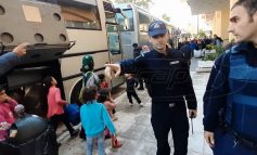 Μηταράκης: Τα πρόστιμα σε πρόσφυγες και μετανάστες θα αφαιρούνται από τα επιδόματά τους