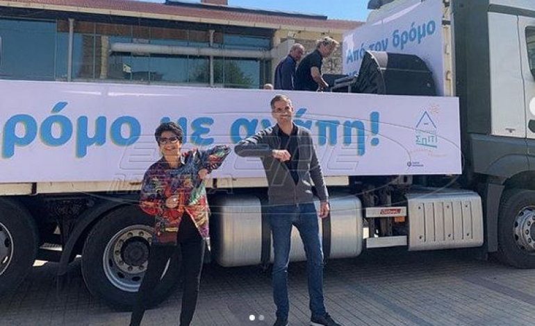 Καβγάς για την κινητή συναυλία της Αλκηστης Πρωτοψάλτη -Ποιοι στοχοποίησαν την εμφάνισή της, τι απάντησε η ίδια