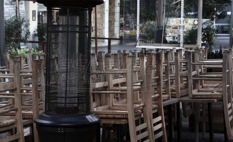 Αύριο στη Βουλή η τροπολογία Θεοδωρικάκου για τα τραπεζοκαθίσματα – Όλες οι ρυθμίσεις