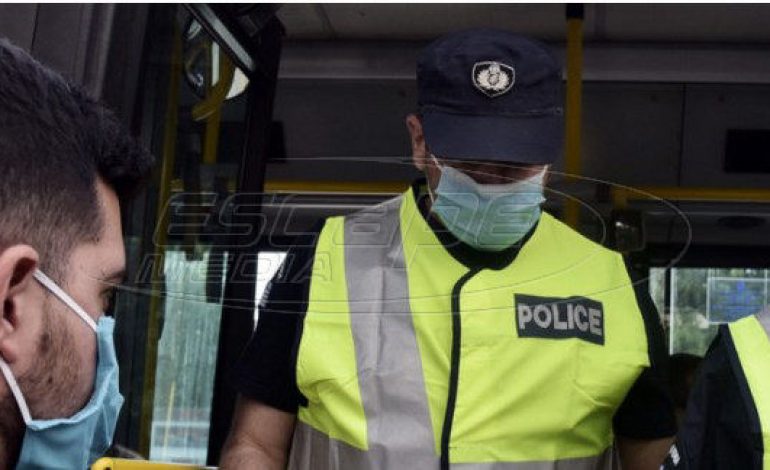 Μουδιασμένοι οι επιβάτες σε Μετρό, λεωφορεία -Ελεγχοι για μάσκες, δείτε φωτό