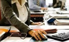 Δημόσιοι υπάλληλοι: Ένας επιπλέον μισθός έως 2.000 ευρώ