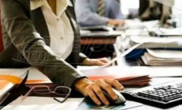 Δημόσιοι υπάλληλοι: Ένας επιπλέον μισθός έως 2.000 ευρώ
