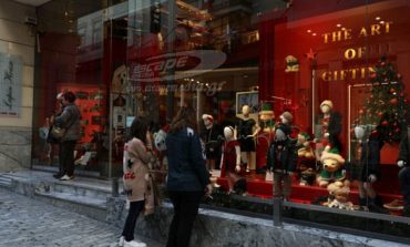 Από σήμερα το εορταστικό ωράριο στην Αθήνα: Οι ημερομηνίες έως την Πρωτοχρονιά